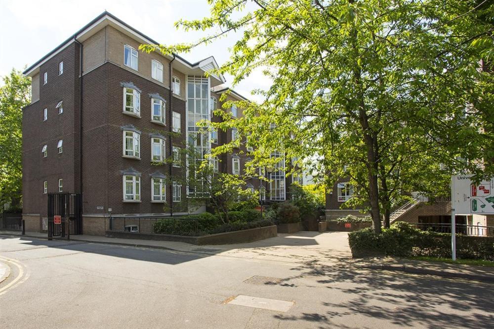 Apartment Ifor Evans Hall, Camden *