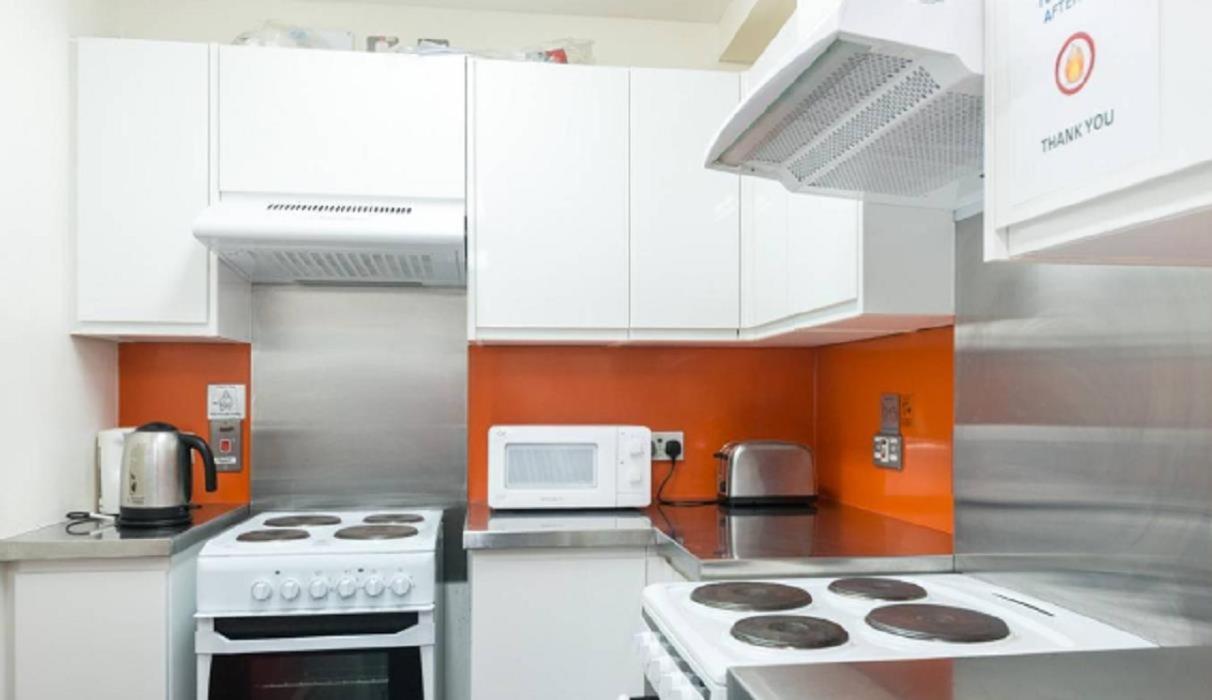 Apartment Ifor Evans Hall, Camden *